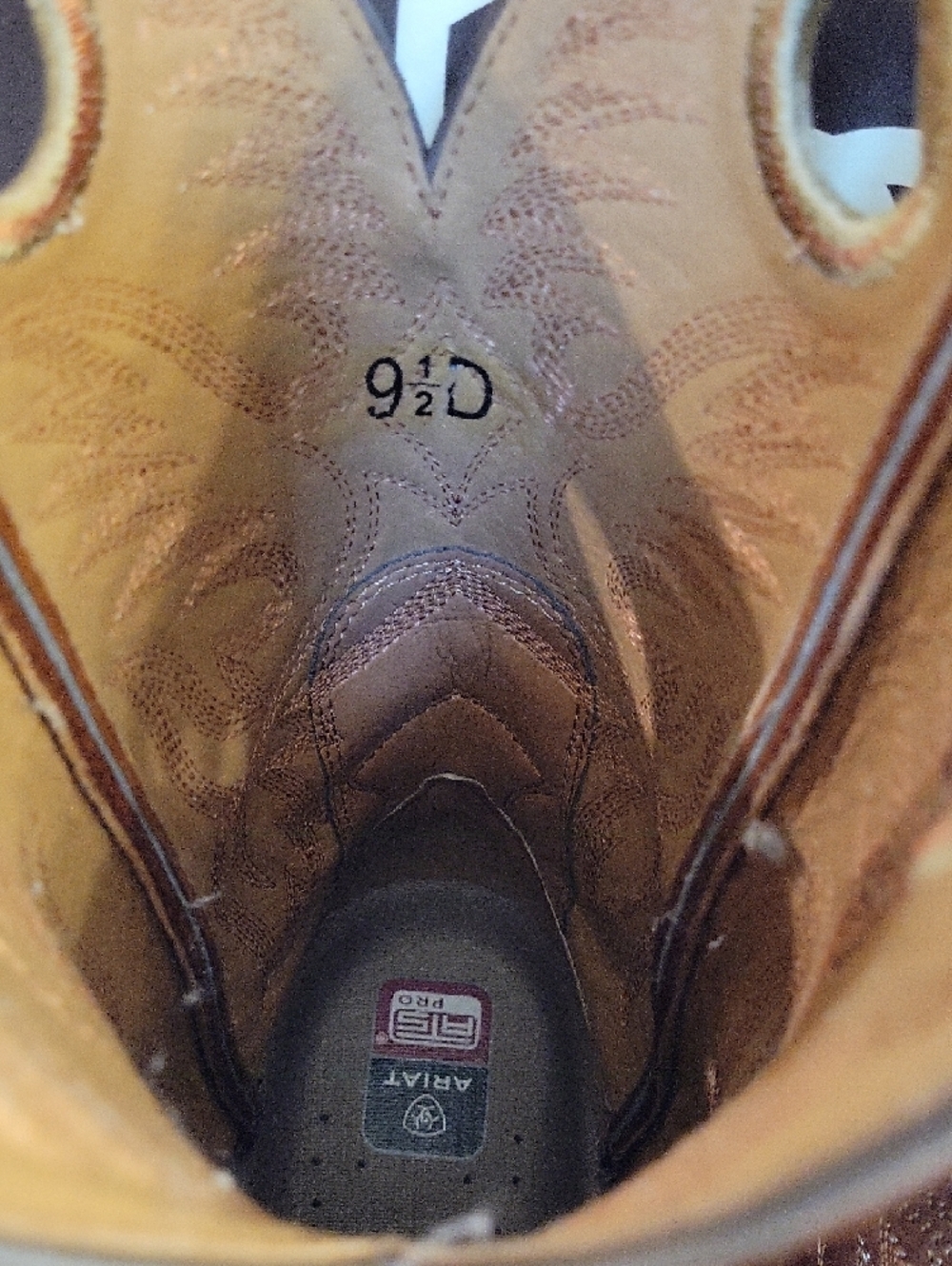 Like New Ariat Rustic Brown Embroidered Western Boots - Picture 3 of 10